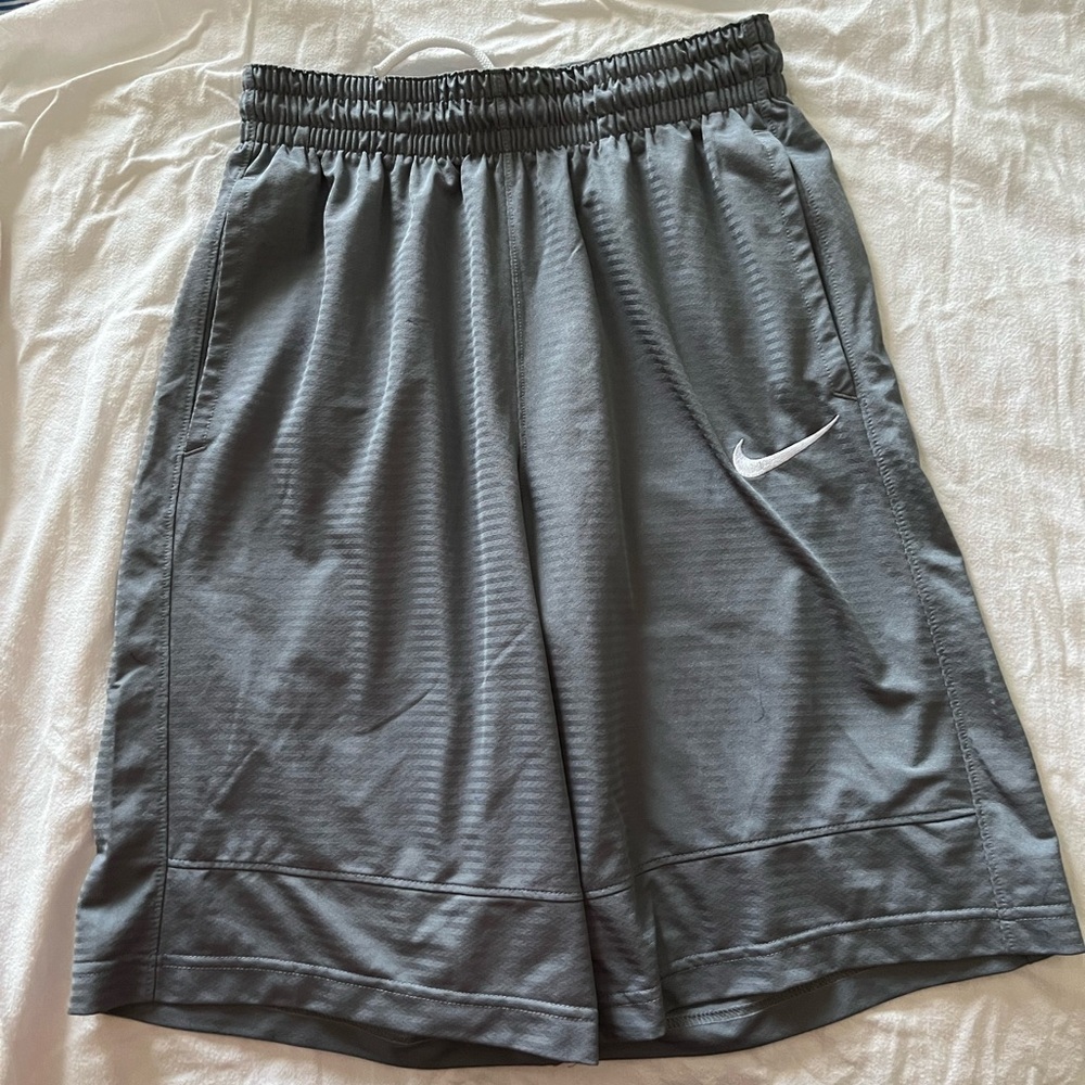 Junior boys size small Nike basketball shorts